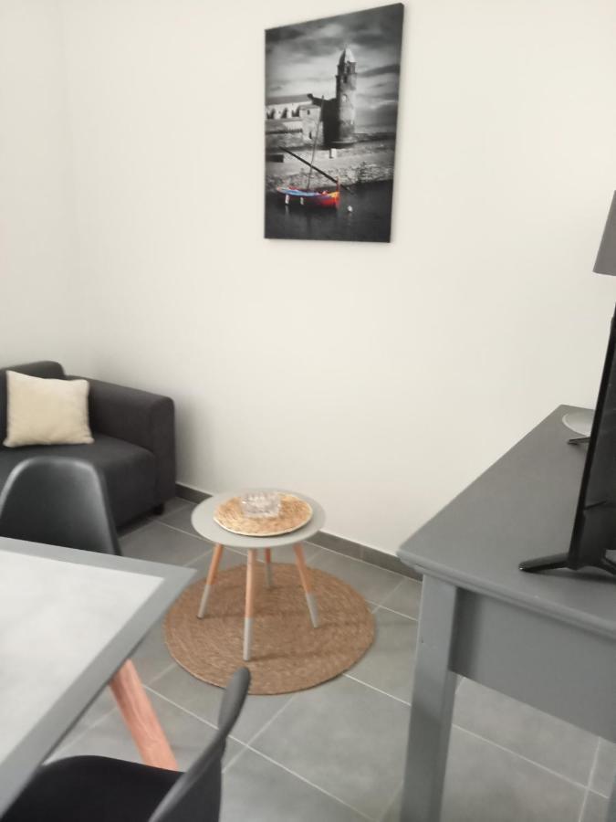 Ferienwohnung Chez Jean.Mi Millas Exterior foto