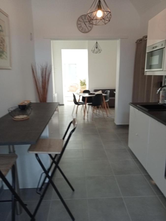 Ferienwohnung Chez Jean.Mi Millas Exterior foto